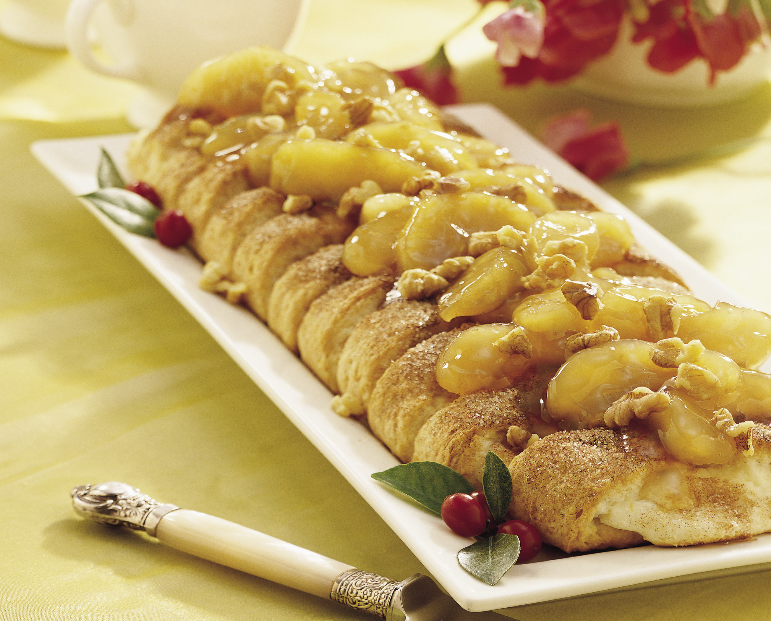 Caramel Apple Streusel Bars Recipe - Pillsbury.com