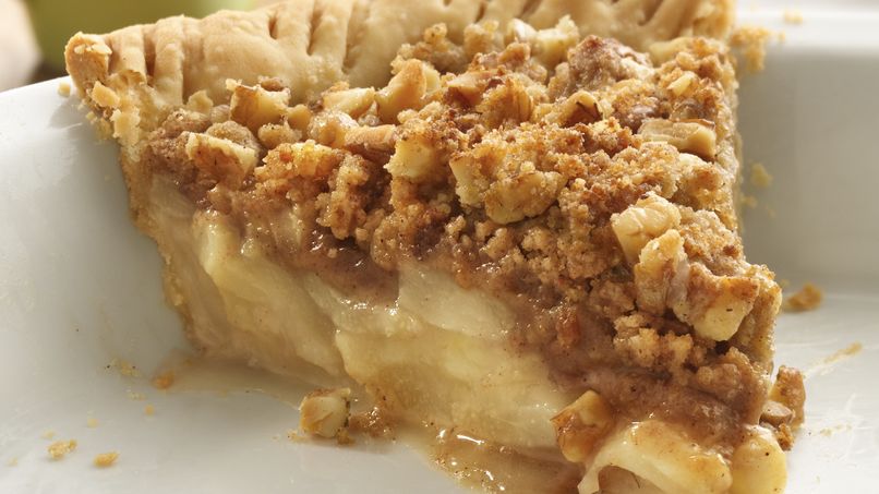Pear-Walnut Crumble Pie