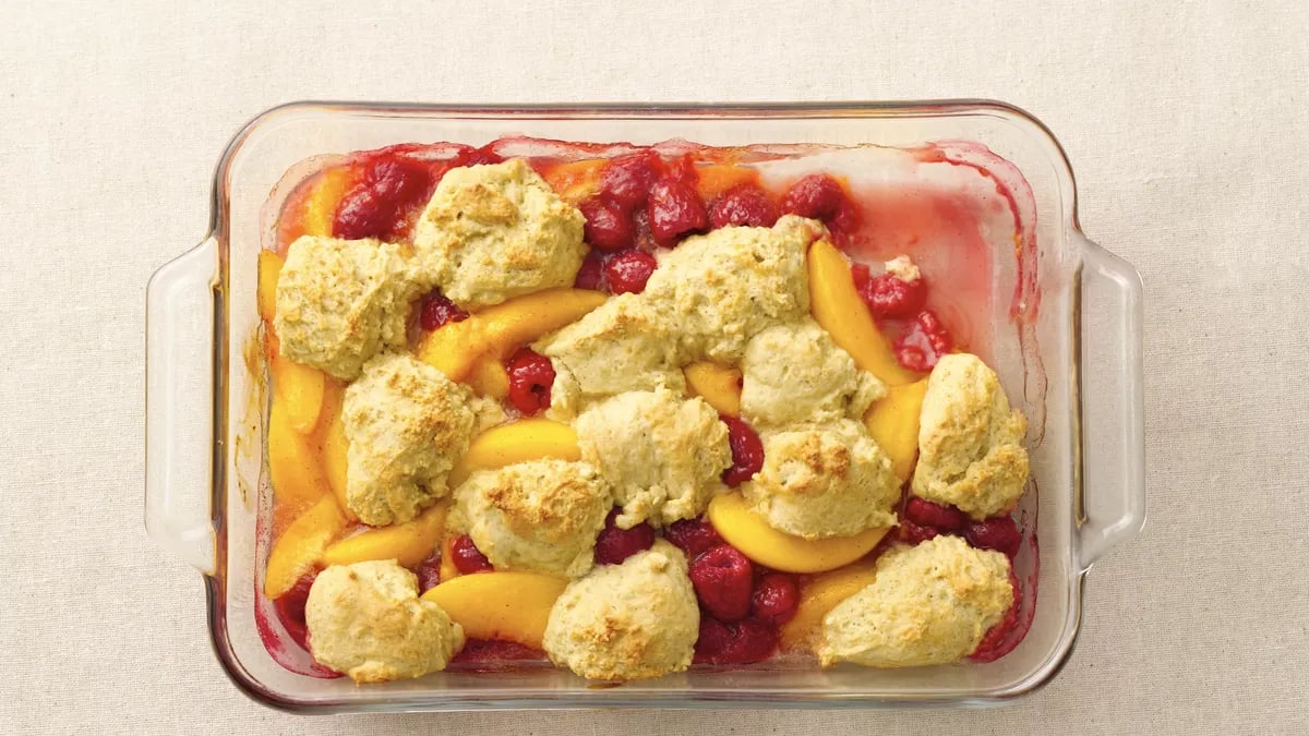 Skinny Peach Berry Cobbler