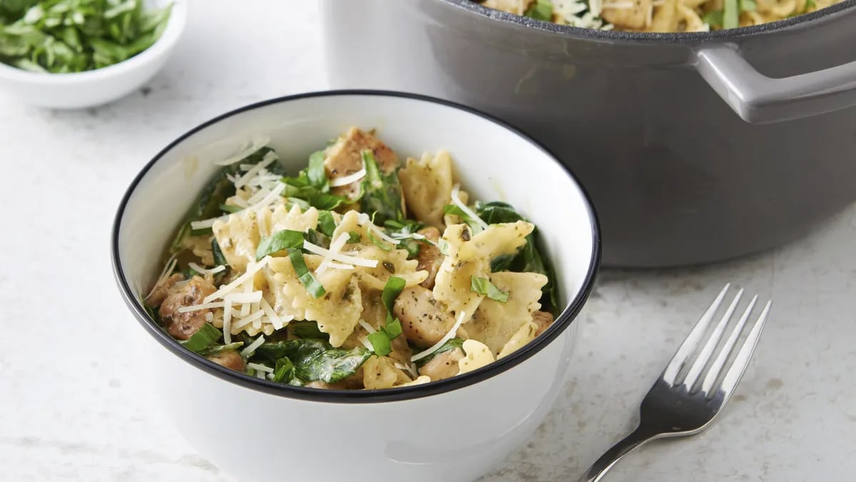 One-Pot Creamy Pesto Chicken Pasta