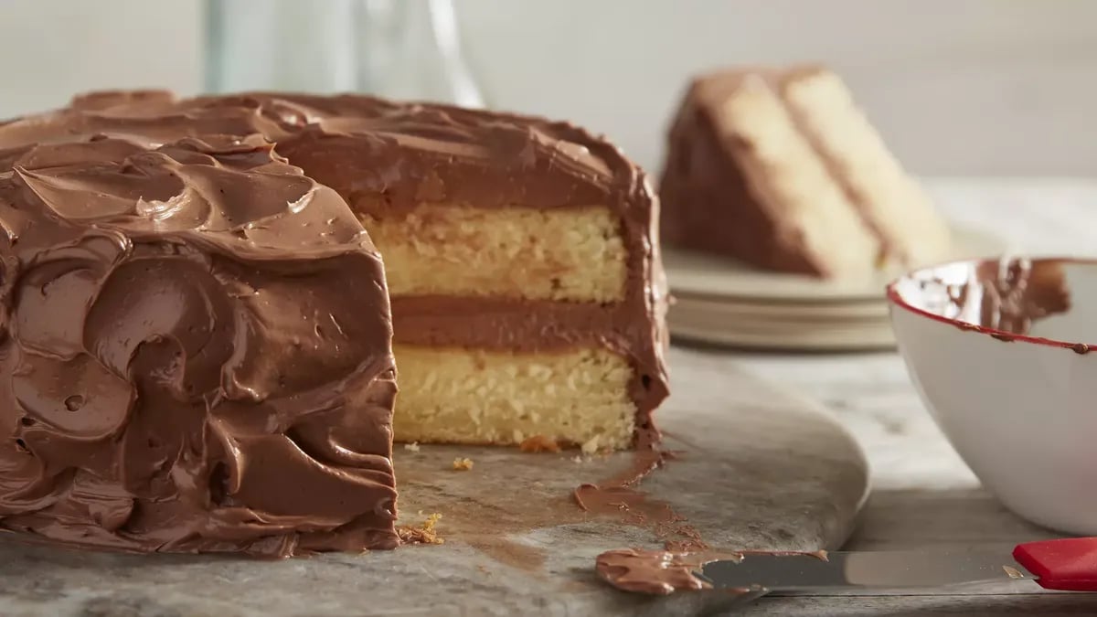 Yellow Butter Cake with Chocolate Buttercream