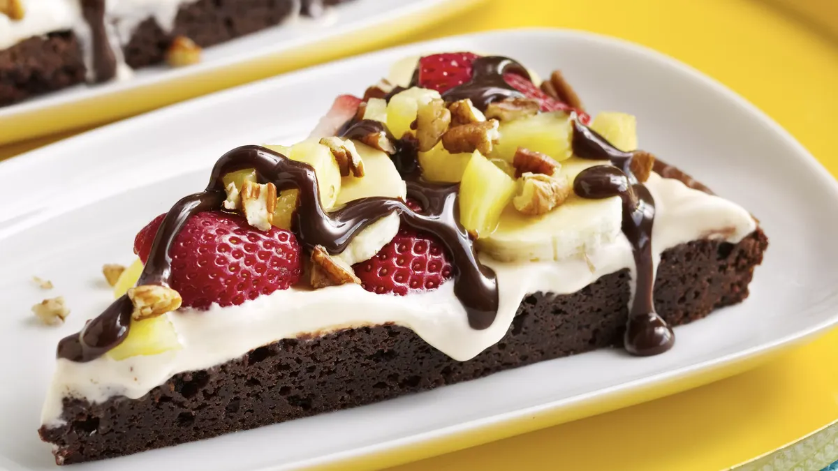 Banana Split Brownie Pizza