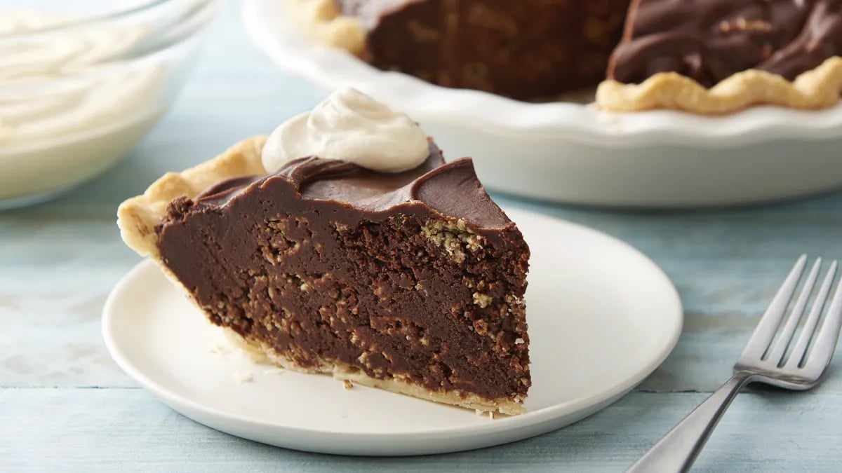 Chex™ Muddy Buddies™ Chocolate Ganache Pie with Peanut Butter Whipped Cream