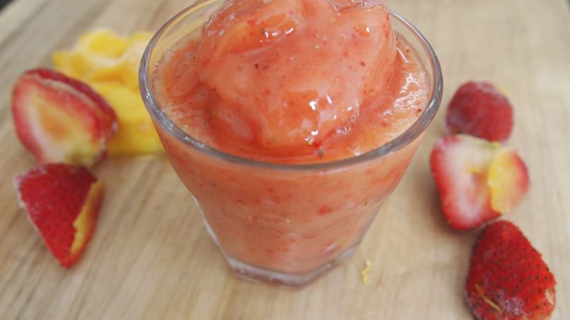 Frozen Strawberry, Mango, and Papaya Juice