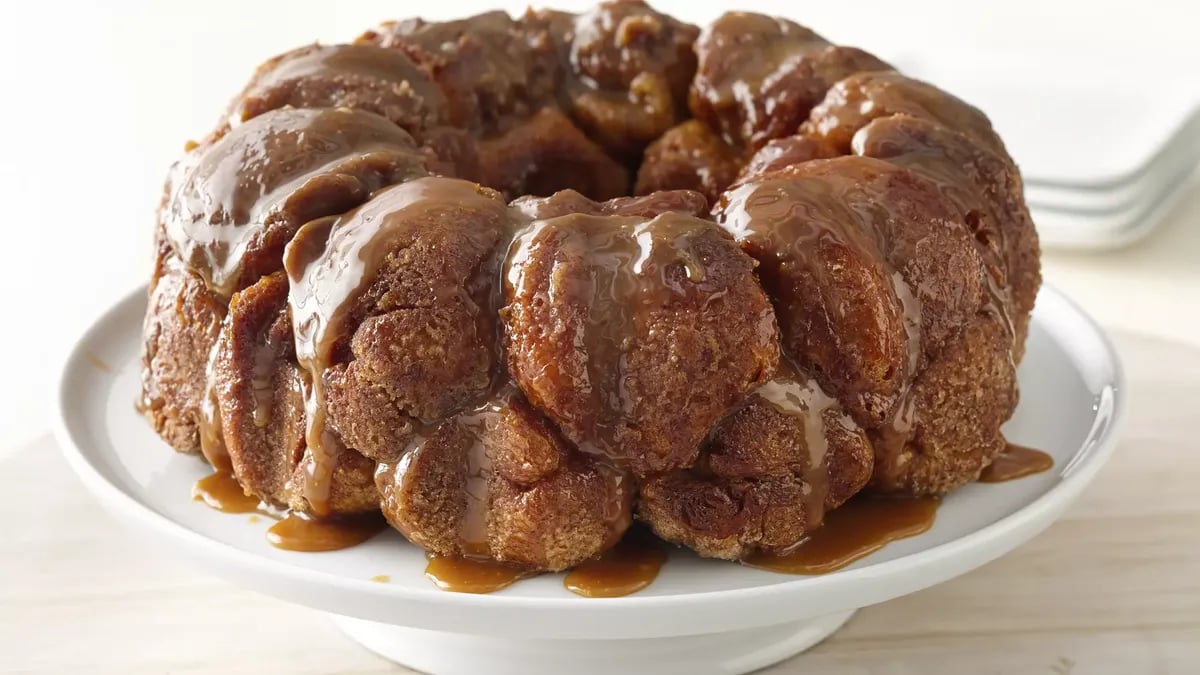 Pumpkin Spice Monkey Bread With Caramel Sauce