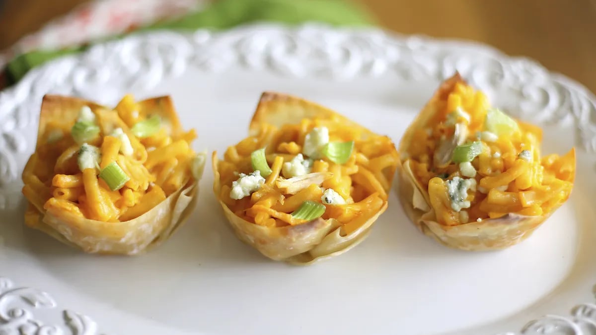 Buffalo Chicken Mac and Cheese Cupcakes