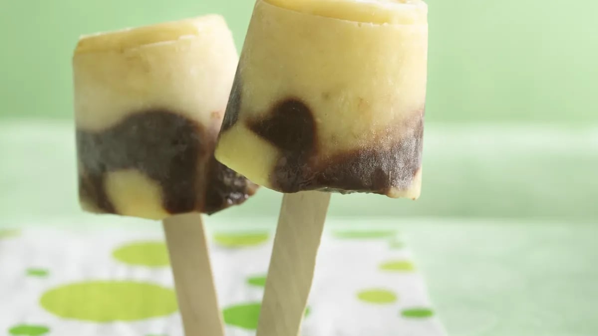 Fudgy Chocolate-Banana Pops