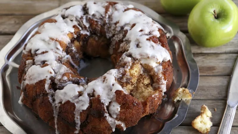 Apple Fritter Monkey Bread