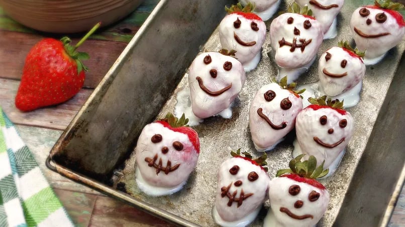 Strawberry and Yogurt Skulls