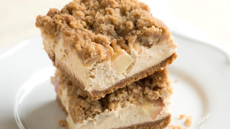 Streusel Topped Apple Cheesecake Bars