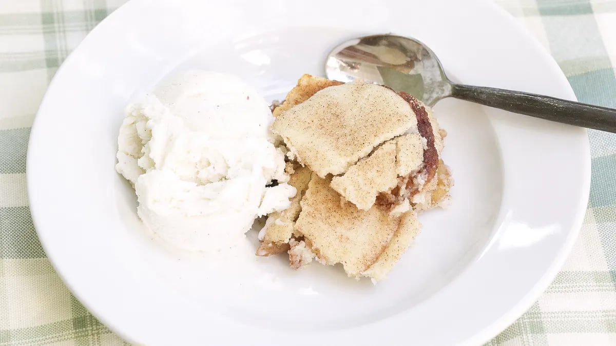 Snickerdoodle Apple Cobbler