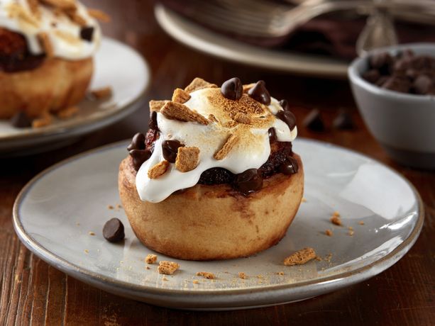 S'mores Cinnamon Rolls