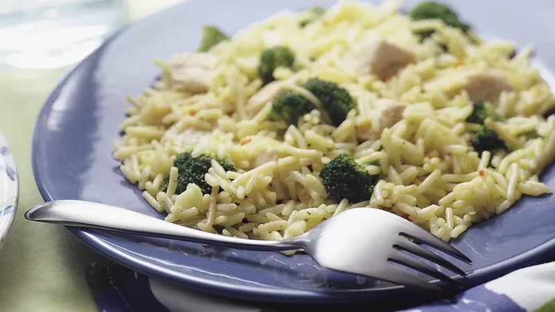 Skillet Chicken and Broccoli With Rice