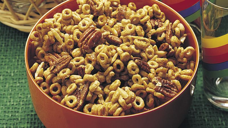Sweet and Nutty Cereal Munch Recipe - BettyCrocker.com