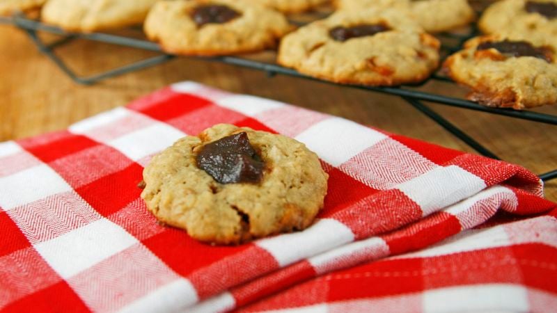 Caramel Apple-Oatmeal Cookies