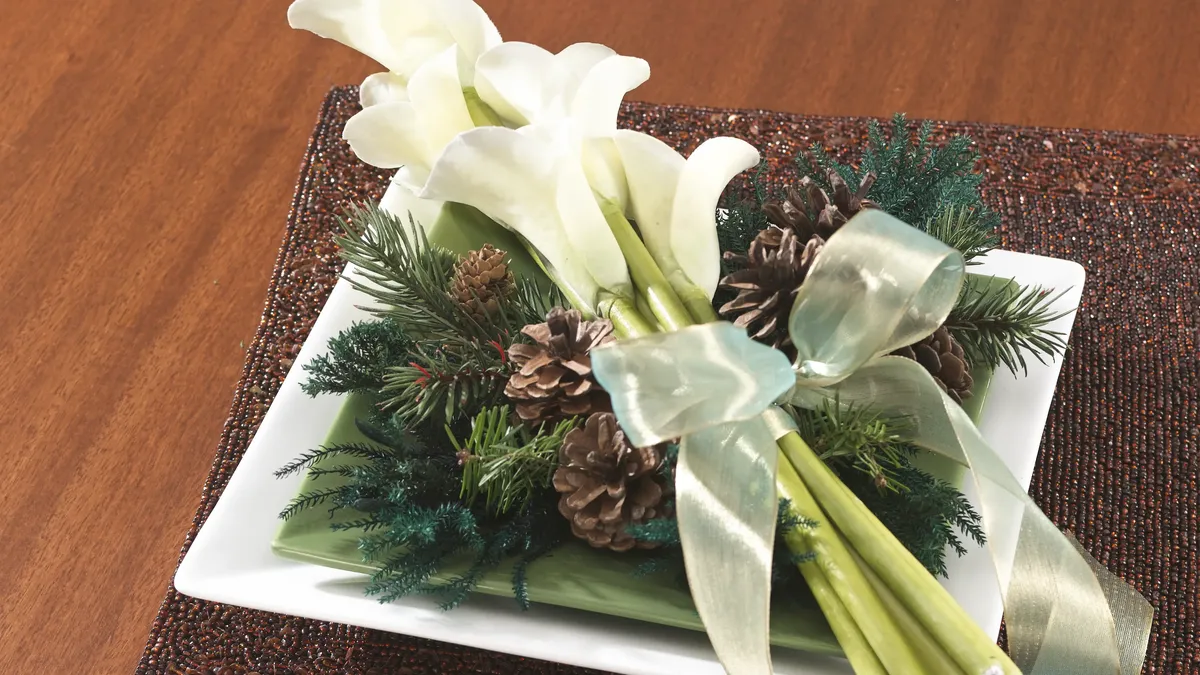Pines and Callas Centerpiece