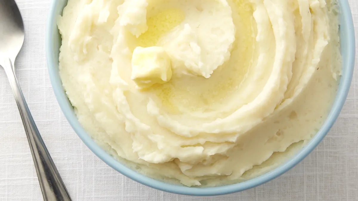 Mashed Potatoes with Sour Cream and Garlic