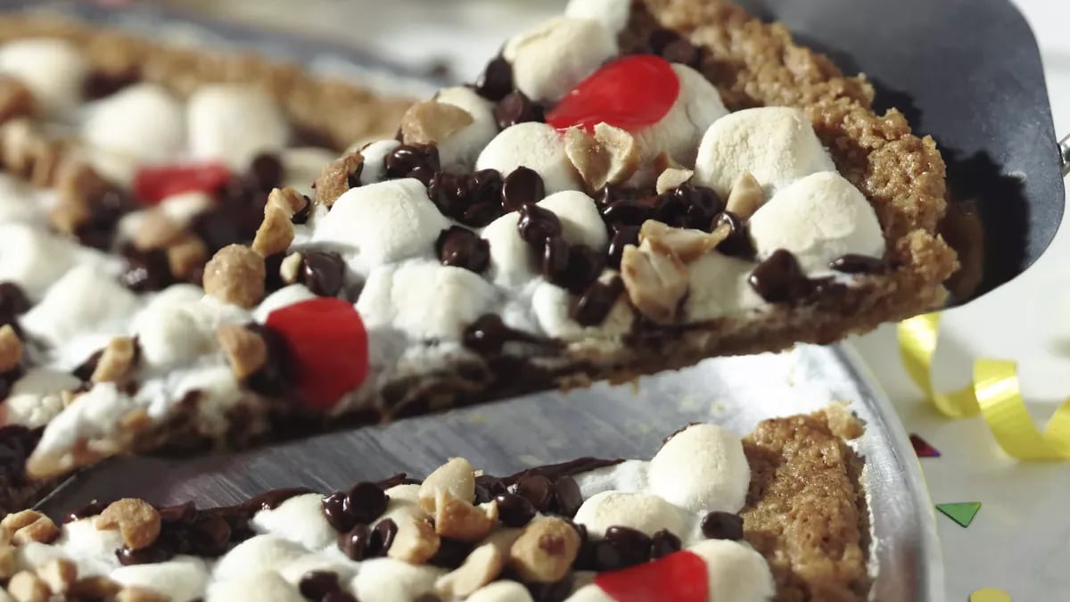 Gluten-Free Chex® Cookie Pizza