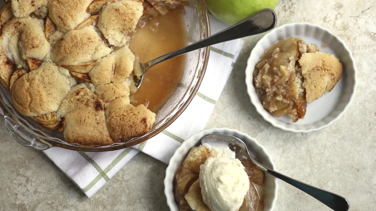 Apple Snickerdoodle Cobbler