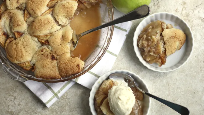 Apple Snickerdoodle Cobbler