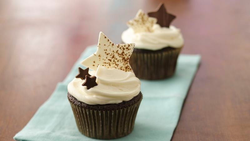 Star-Studded Celebration Cupcakes 
