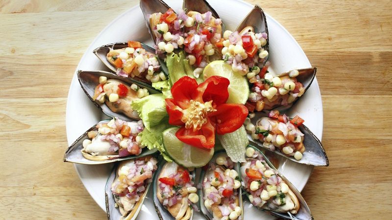 Choros a la Chalaca: Peruvian-Style Mussels