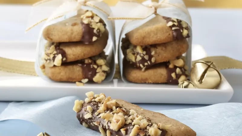 Maple-Walnut Shortbread Cookies