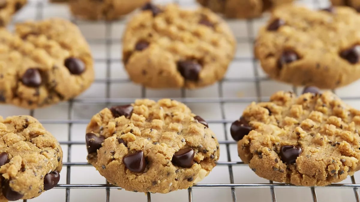 Keto-Friendly* Peanut Butter Cookies