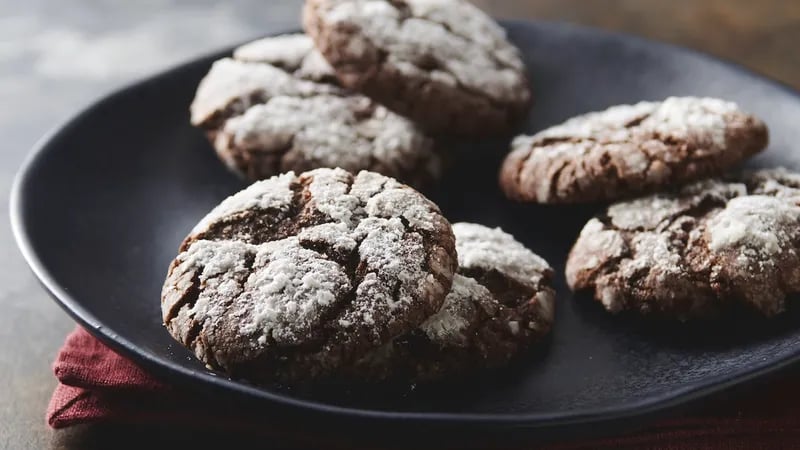 Easy Chocolate Crinkle Cookies