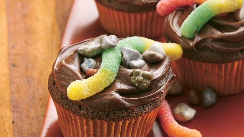 Quick Dirt and Worms Cupcakes