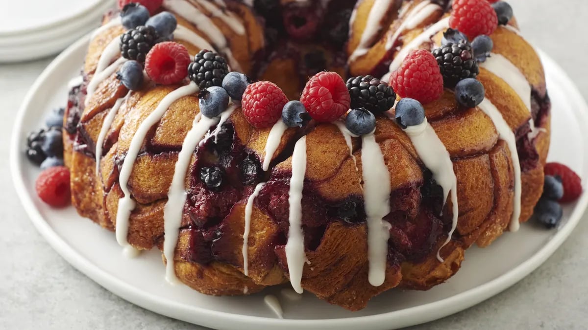 Berry-Cinnamon Roll Monkey Bread