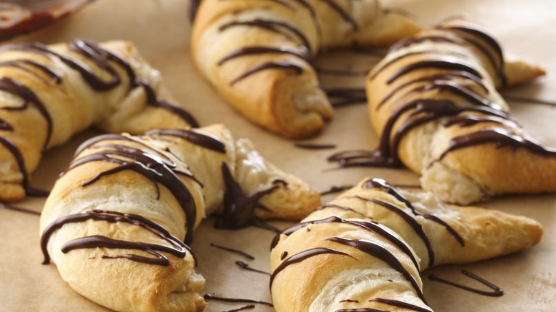 Cuernitos Rellenos de Queso Crema y Chocolate