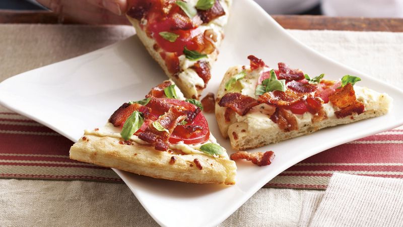 Grilled Bacon and Tomato Pizza 