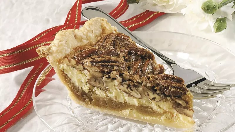 Pecan Pie Ginger Cheesecake