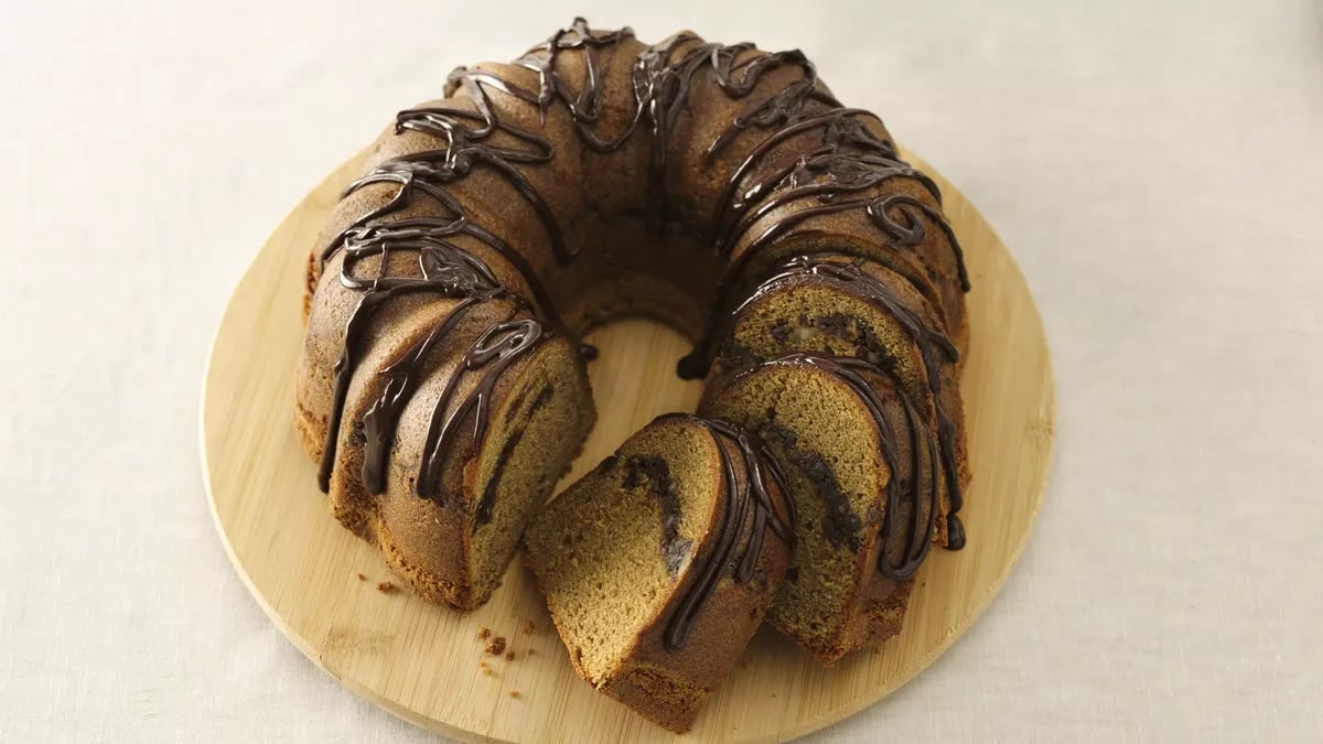 Espresso Cake with Mocha Streusel Ribbon