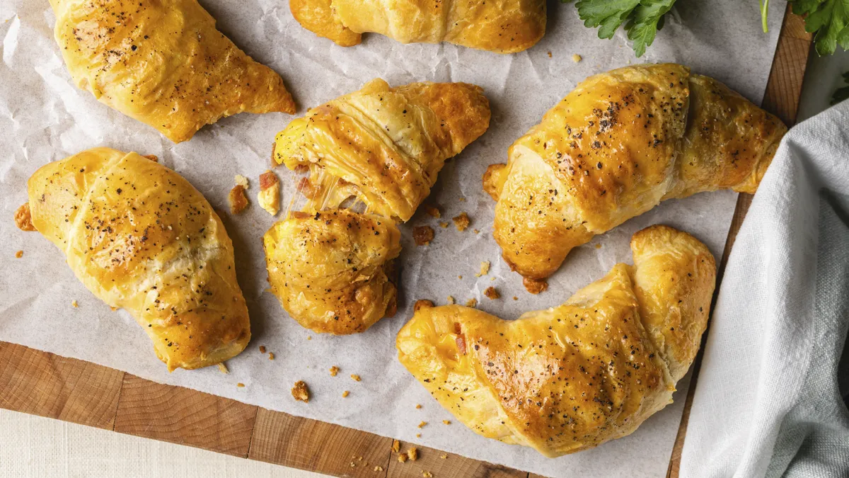 Bacon, Egg, and Cheese Breakfast Sandwiches