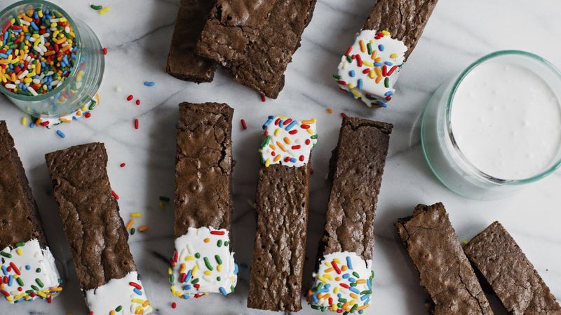 Easy Brownie Dippers with Marshmallow Dip