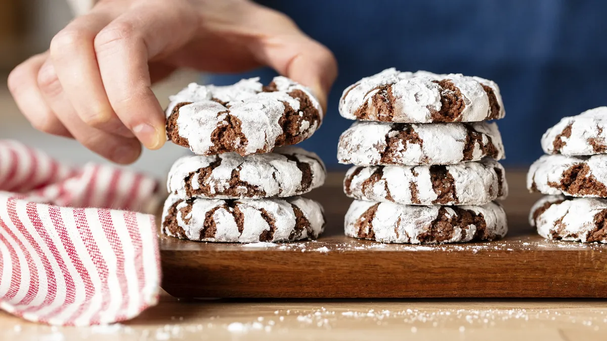 Chocolate Crinkle Cookies Recipe Recipe - BettyCrocker.com