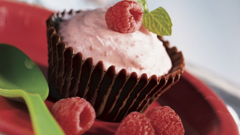 Raspberry Mousse in Chocolate Cups