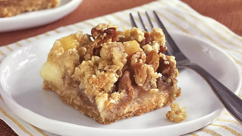 Apple Pecan Crumble Bars