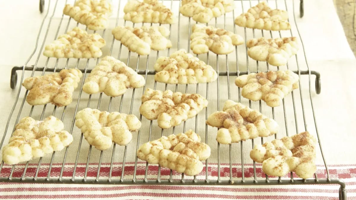 Snickerdoodle Spritz Cookies