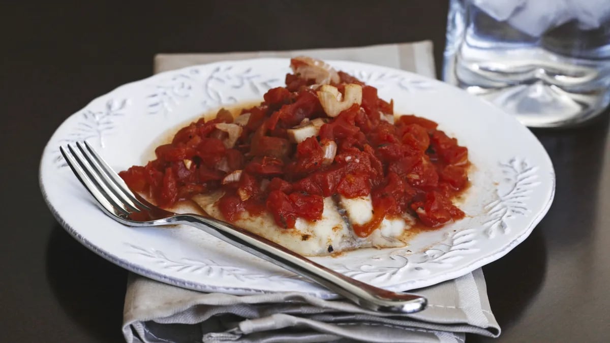 Baked Tilapia with White Wine and Tomatoes