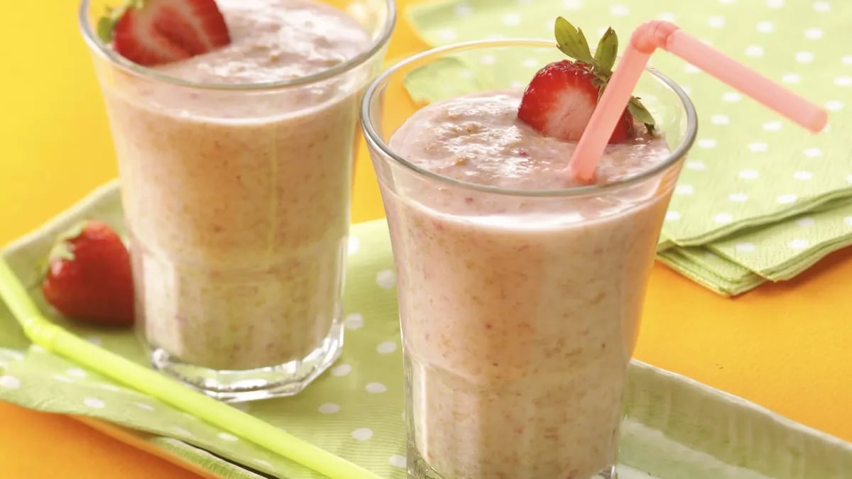 Fiber One® Strawberry Smoothies