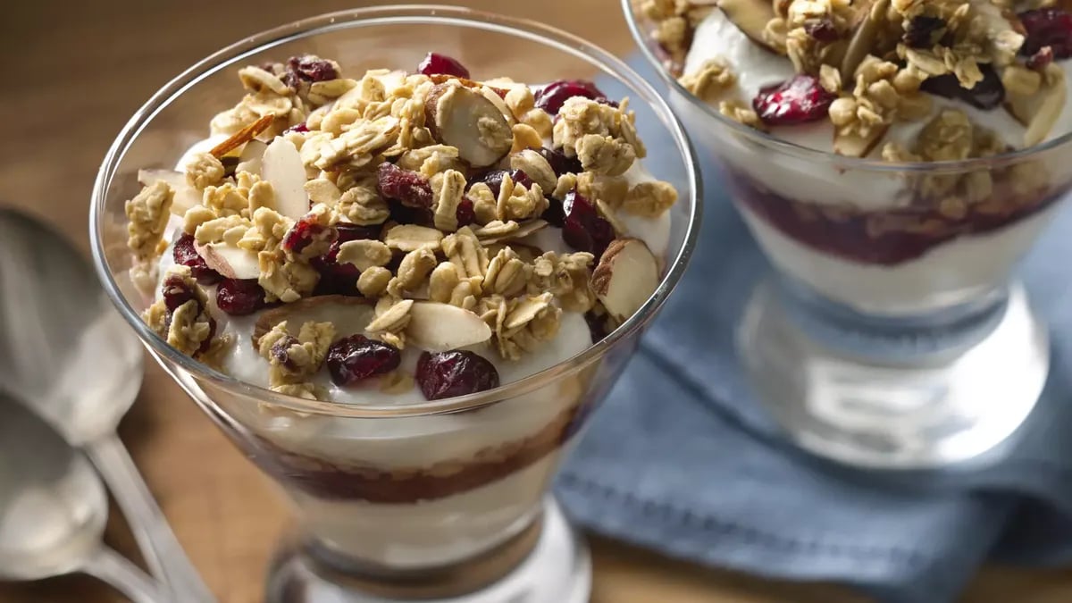 Cranberry Vanilla Yogurt Parfait 