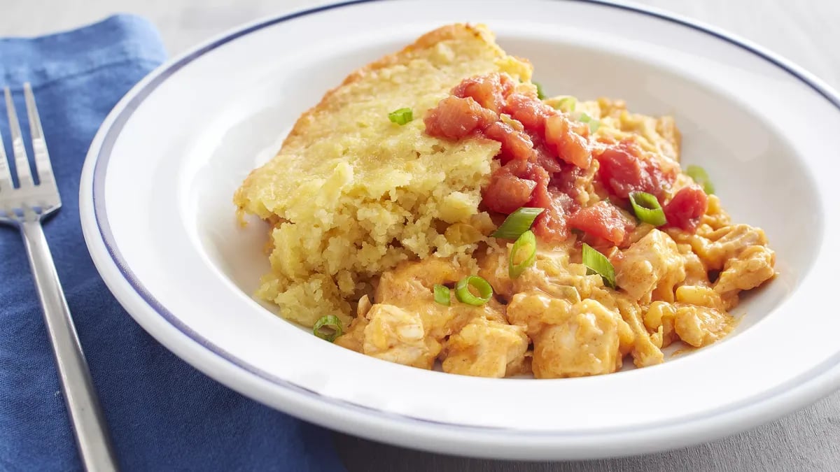 Slow-Cooker Spicy Cheddar Chicken Cornbread