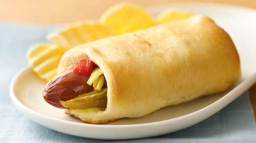 Pillsbury Original Crescent Dough Sheet, Crescent Dogs, Johnsonville Smoked  Beef Bratwursts 