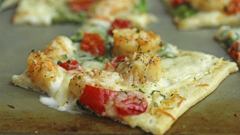 Garlic-Shrimp Alfredo Pizza