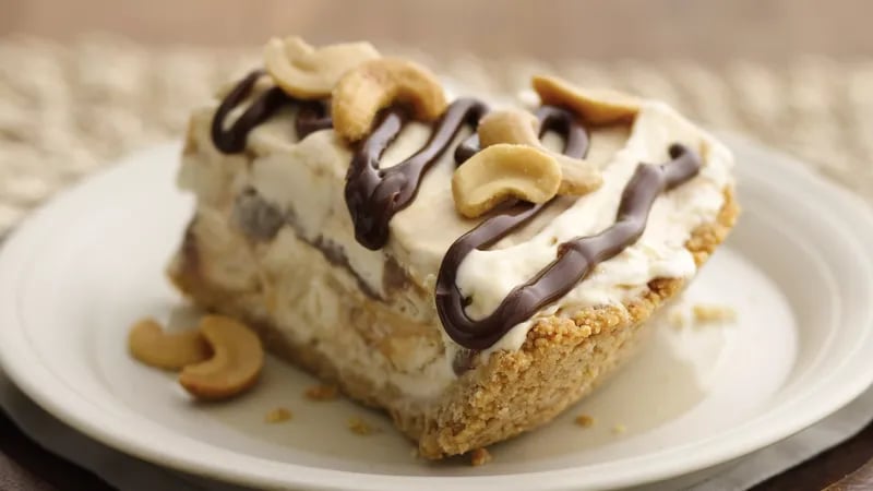 Cashew-Fudge-Caramel Ice Cream Pie