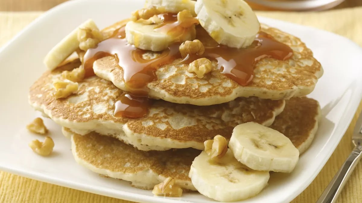 Banana-Walnut Pancakes with Caramel Topping