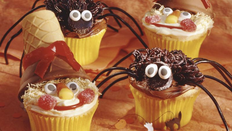 Scarecrow and Spider Cupcakes